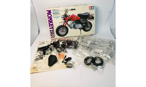 Kit P/ Montar Tamiya 1/6 Moto Honda Monkey Z50J-I